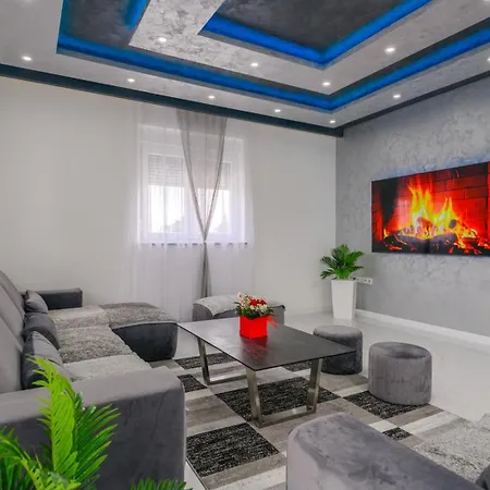 게스트하우스 White Pool Apartmens 3*