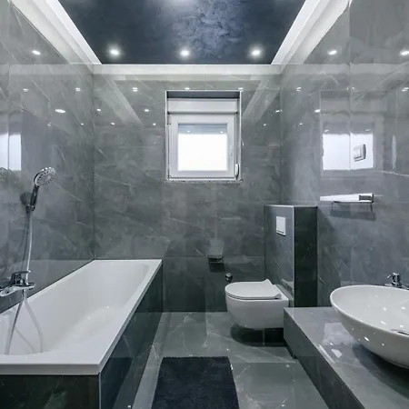 White Pool Apartmens