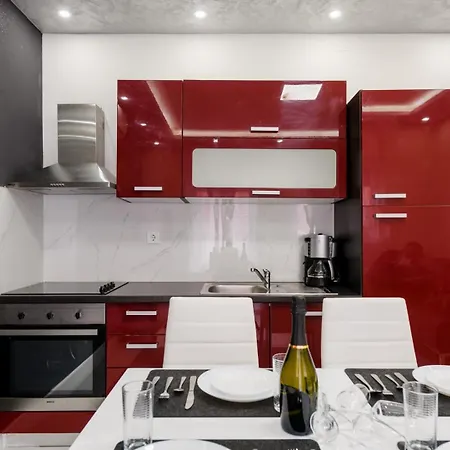 White Pool Apartmens 3*