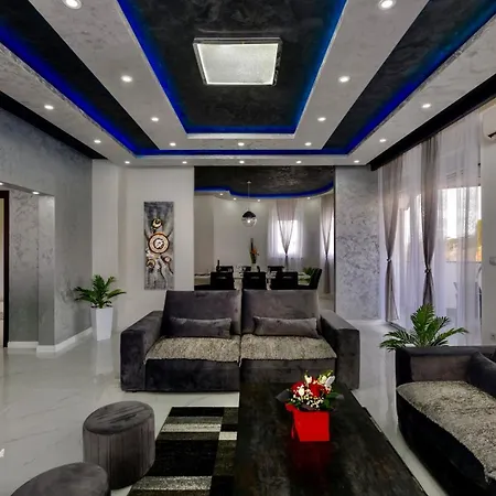 게스트하우스 White Pool Apartmens 3*