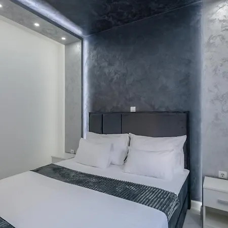 White Pool Apartmens