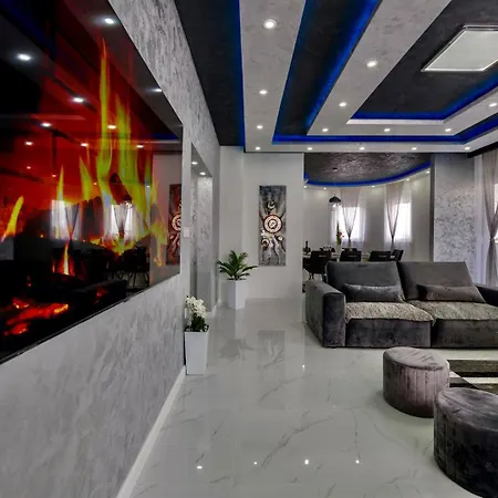 White Pool Apartmens 3*