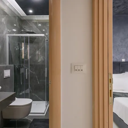 White Pool Apartmens 게스트하우스 풀라