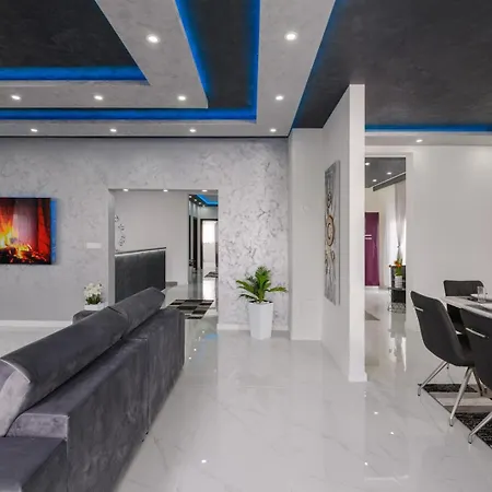 게스트하우스 White Pool Apartmens 3*