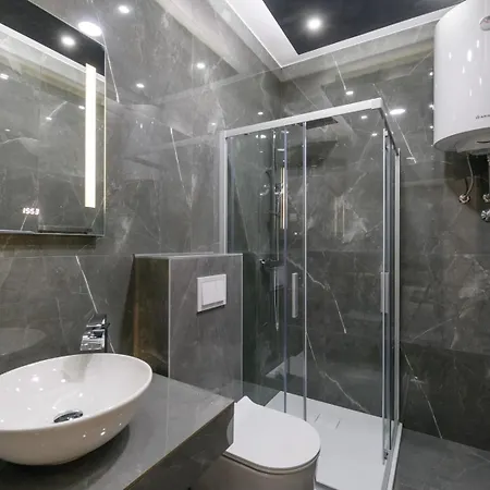 White Pool Apartmens 3*