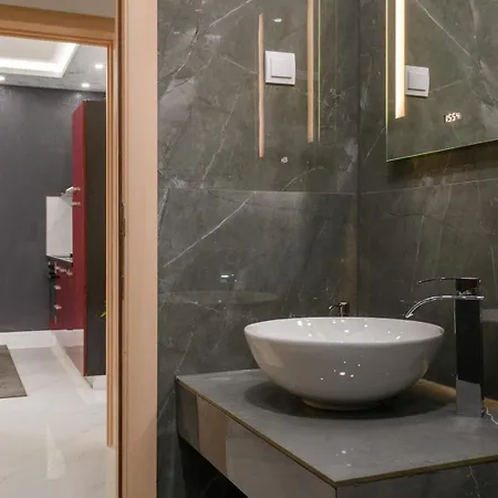 White Pool Apartmens