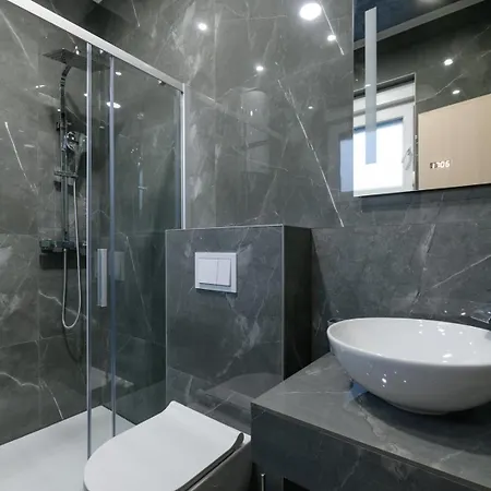 White Pool Apartmens 3* 풀라