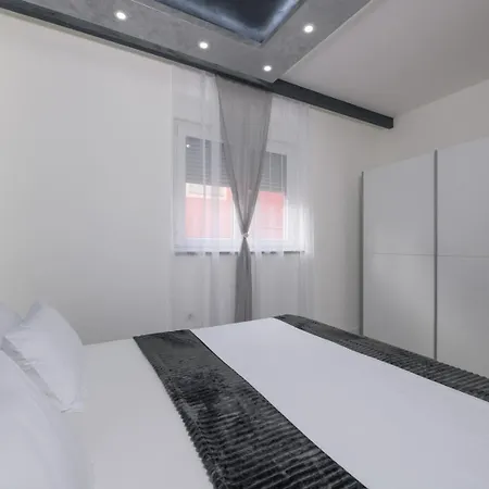 게스트하우스 White Pool Apartmens 풀라