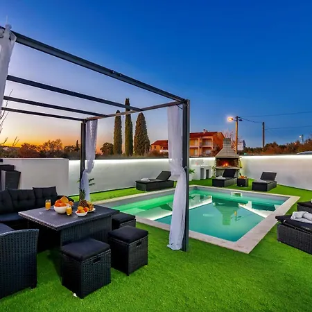White Pool Apartmens 게스트하우스