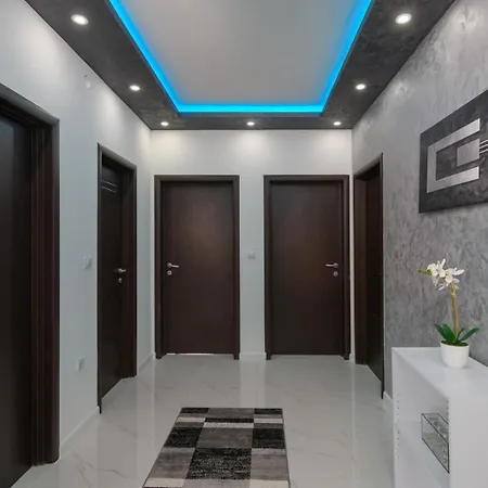 White Pool Apartmens