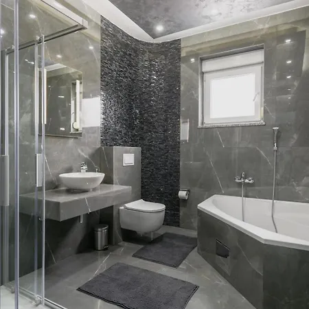 White Pool Apartmens