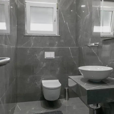 White Pool Apartmens 게스트하우스 3*