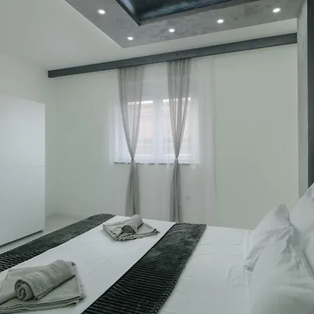 게스트하우스 White Pool Apartmens