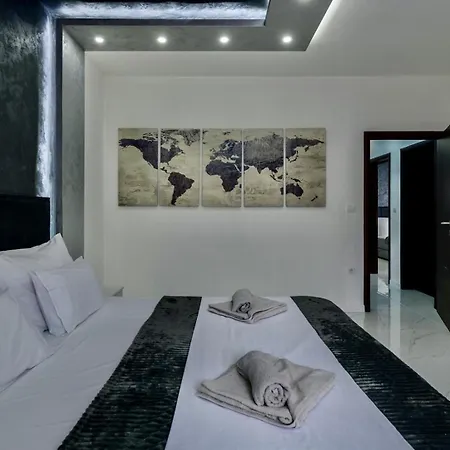 White Pool Apartmens 3* 풀라