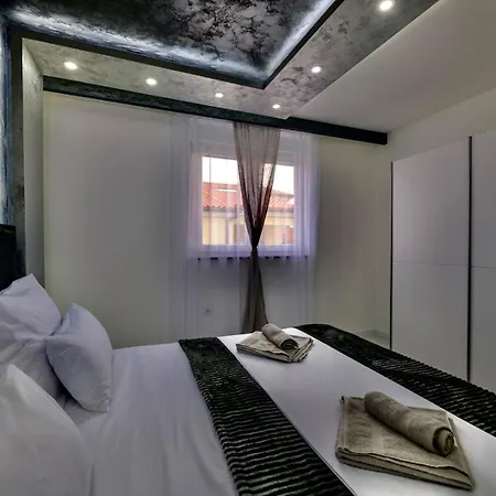 White Pool Apartmens 게스트하우스 3*