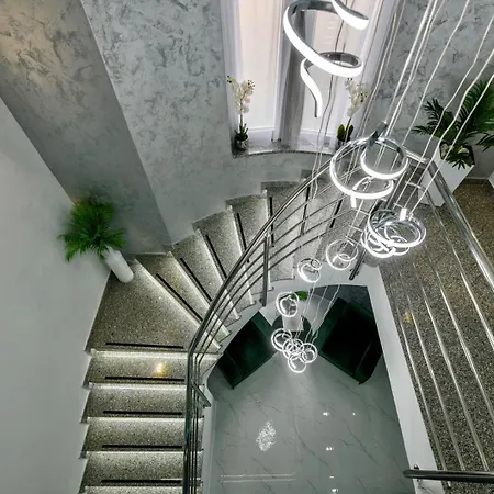 White Pool Apartmens 게스트하우스 3*