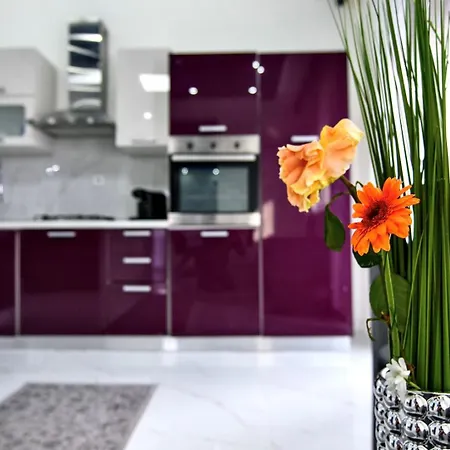 White Pool Apartmens 3* 풀라