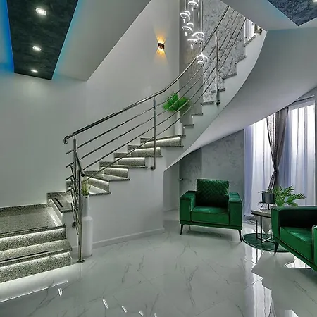 White Pool Apartmens 게스트하우스 풀라